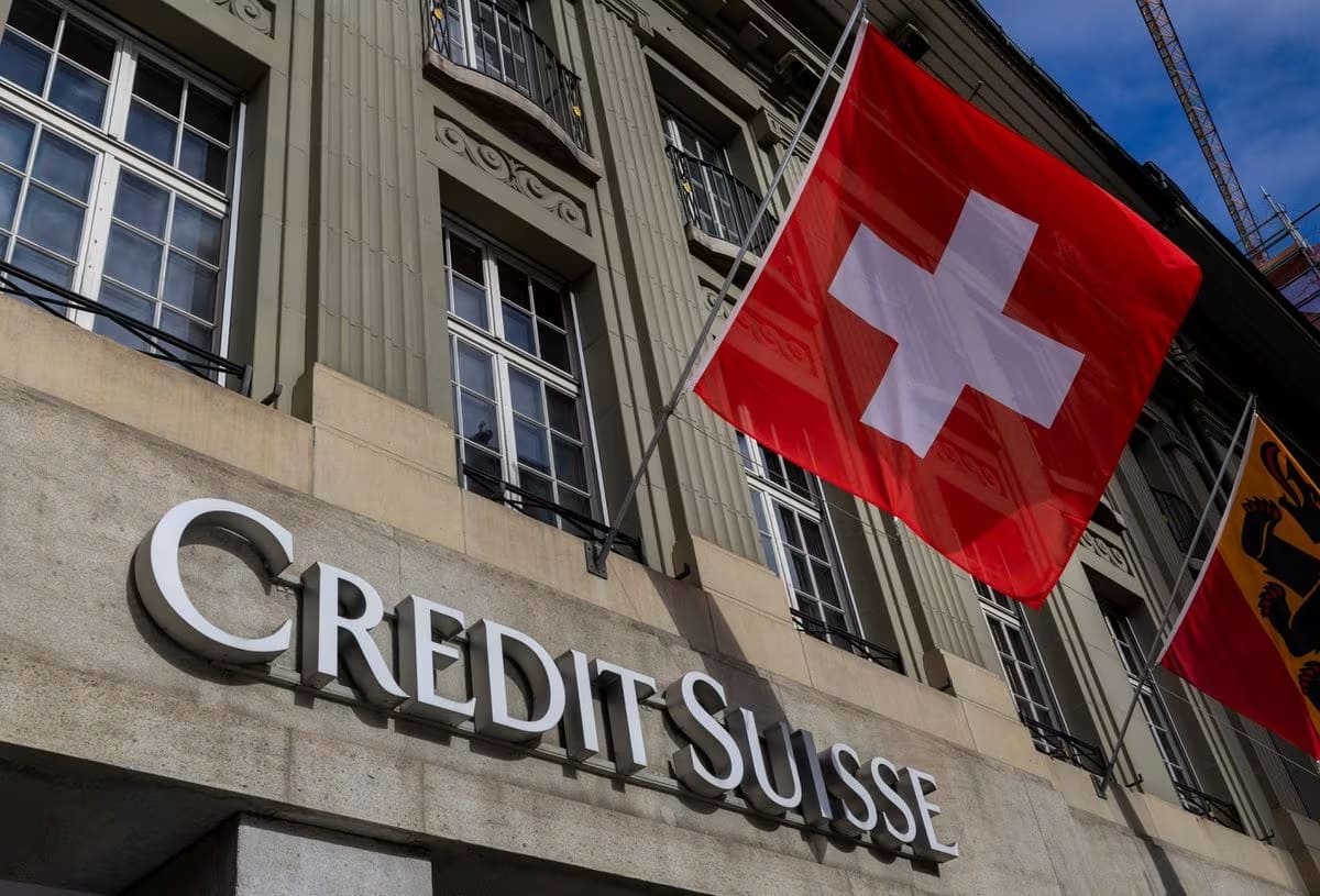 Una-oficina-de-Credit-Suisse-en-Berna_-Suiza