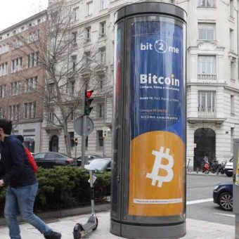 Panel-de-publicidad-de-bitcoin