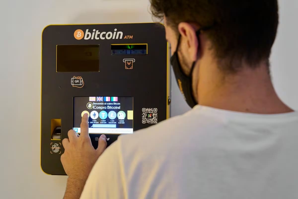Un-cajero-automático-de-bitcoin
