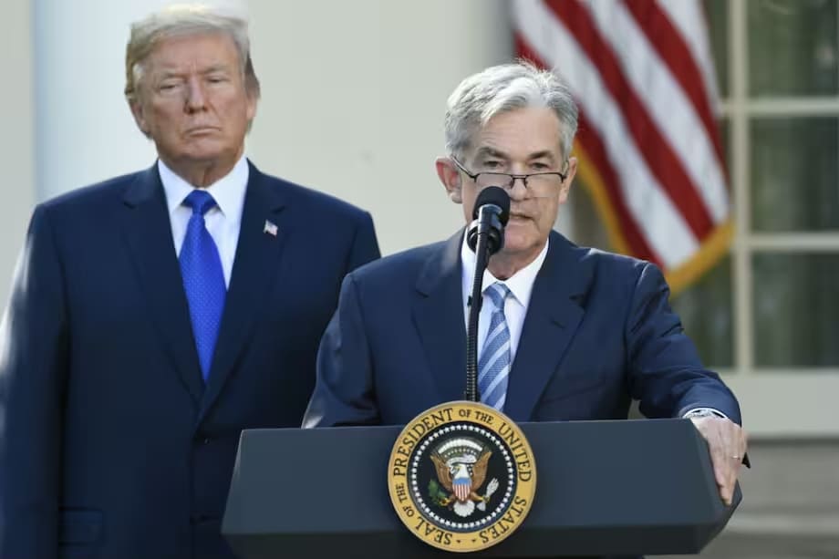 Donald-Trump-y-Jerome-Powell_-durante-la-presentación-de-Powell